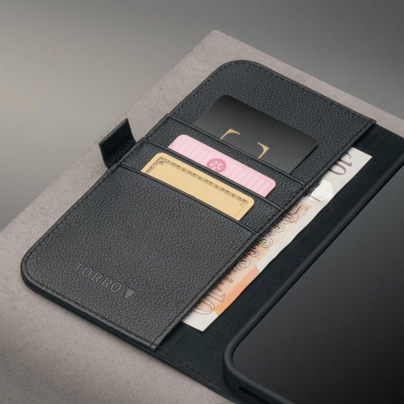 Funda de cuero negra TORRO para iPhone 18/17 Pro