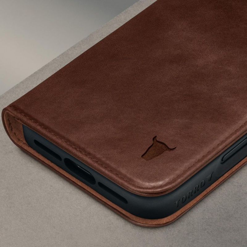 Funda TORRO para iPhone 18/17 Pro de cuero marrón oscuro con cartera