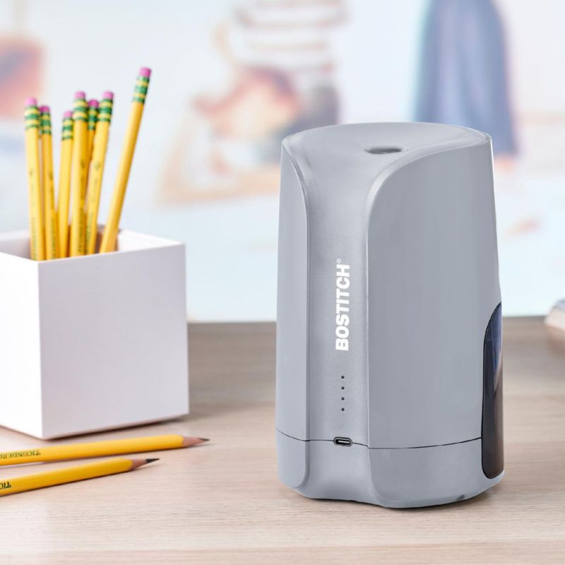 Sacapuntas vertical portátil Bostitch recargable gris