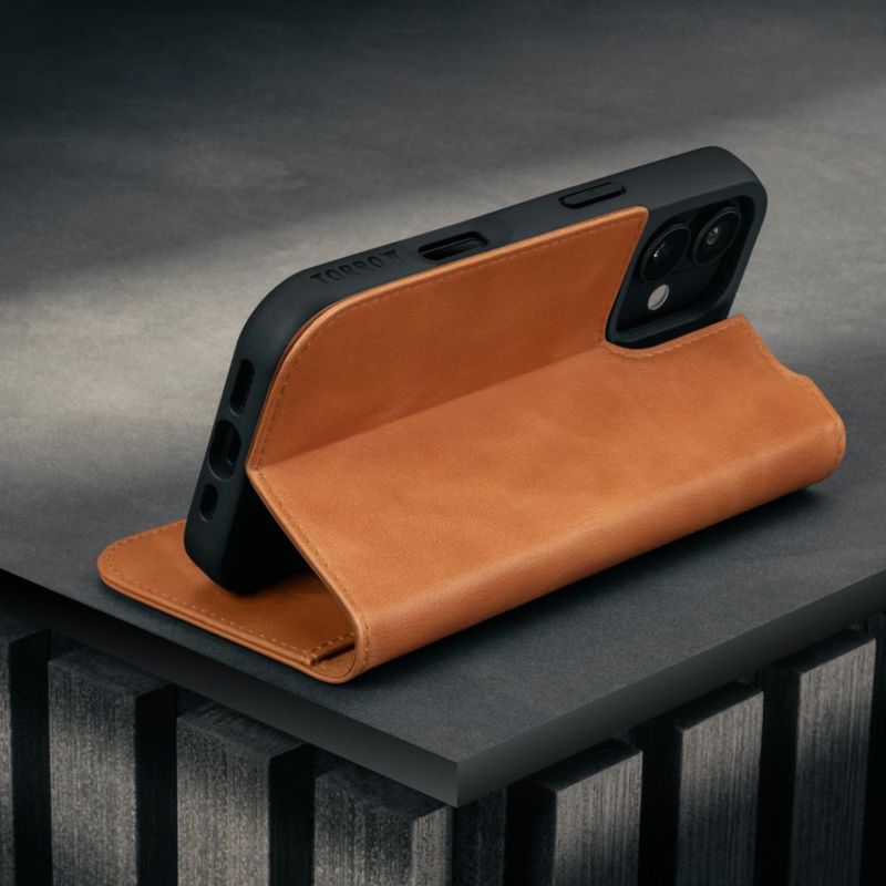 Funda TORRO para iPhone 17 de cuero color tostado con cartera y MagSafe