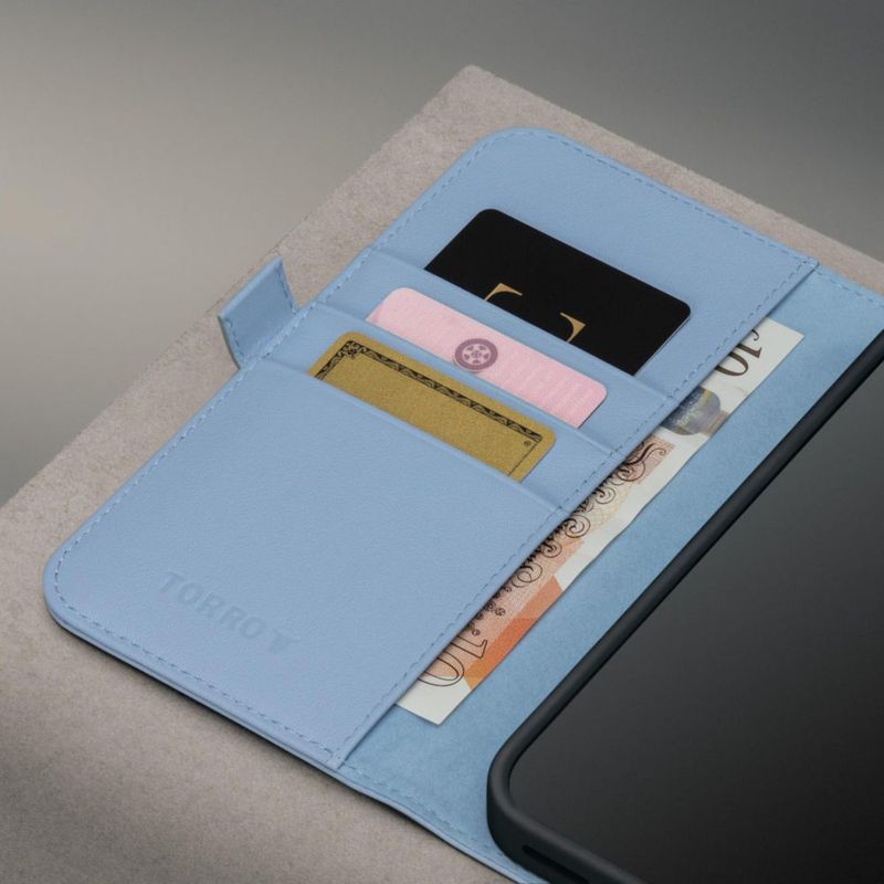 Funda TORRO para iPhone 18/17 Pro de Cuero Azul Claro