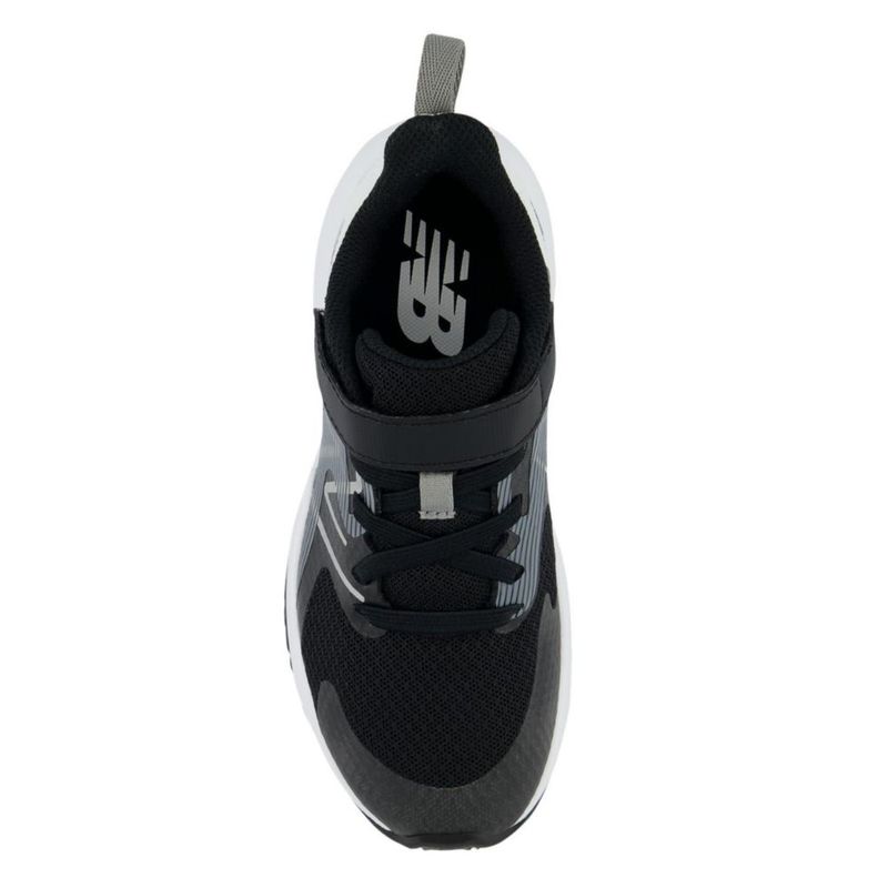Zapatilla de running New Balance talla 5 (niño grande) negro/blanco