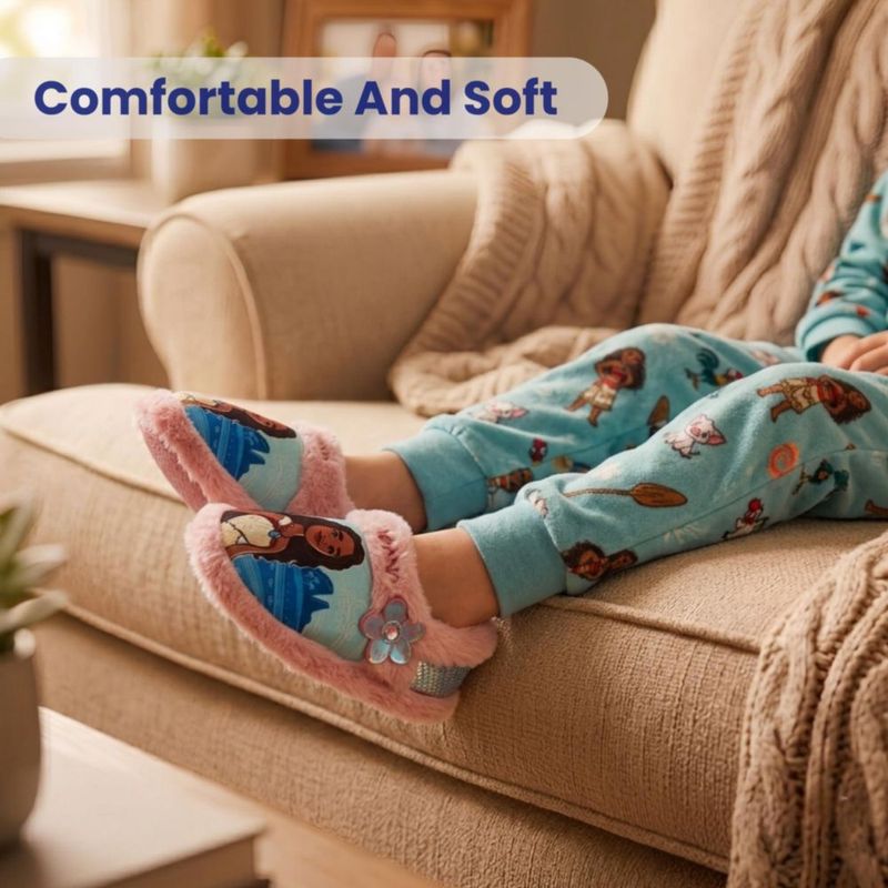 Pantufla Disney Moana talla 7‑8 para niños rosa forro de peluche