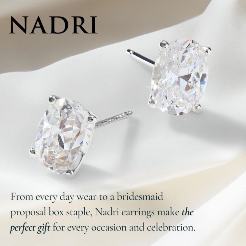 Arete NADRI Oval CZ Chapado en Rodio