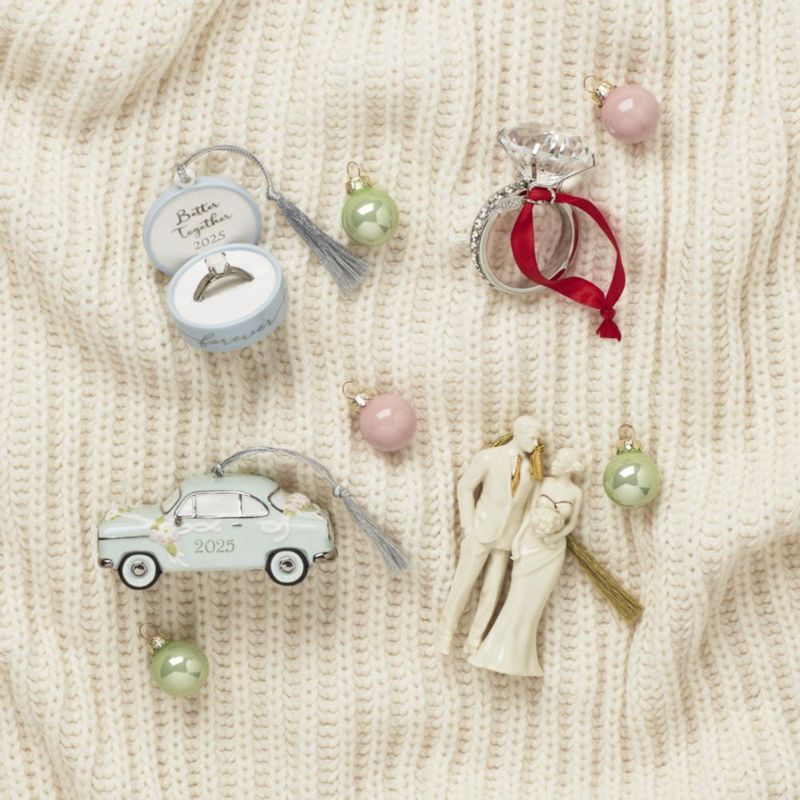 Adorno Navideño Colgante Lenox 10 cm Coche Vintage Recién Casados 2025