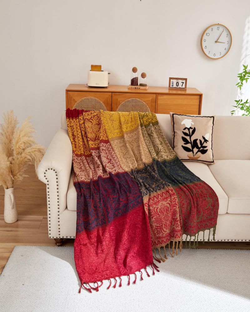 Manta AIVIA 152 cm x 191 cm de chenilla con tejido jacquard estilo boho