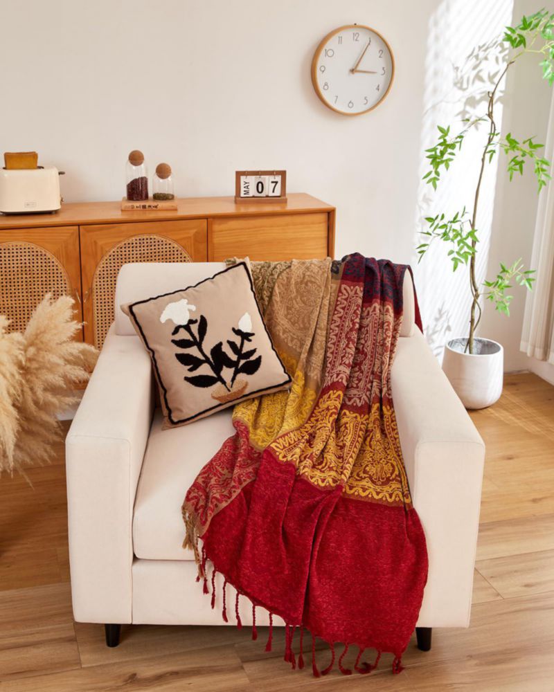 Manta AIVIA 152 cm x 191 cm de chenilla con tejido jacquard estilo boho