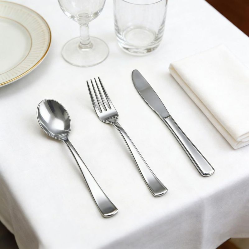 Cubiertos HOME BREEZE 300 piezas de plástico plateado