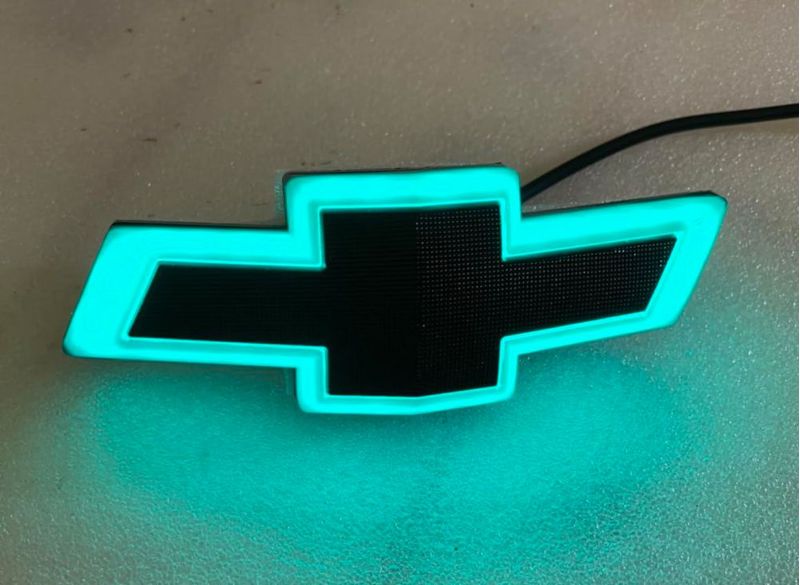 Emblema de parrilla Autogem Camaro RGB LED negro