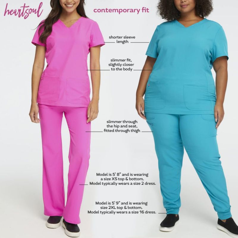 Camisa tipo scrubs HeartSoul Pitter-Pat Cuello en V Negra Talla L