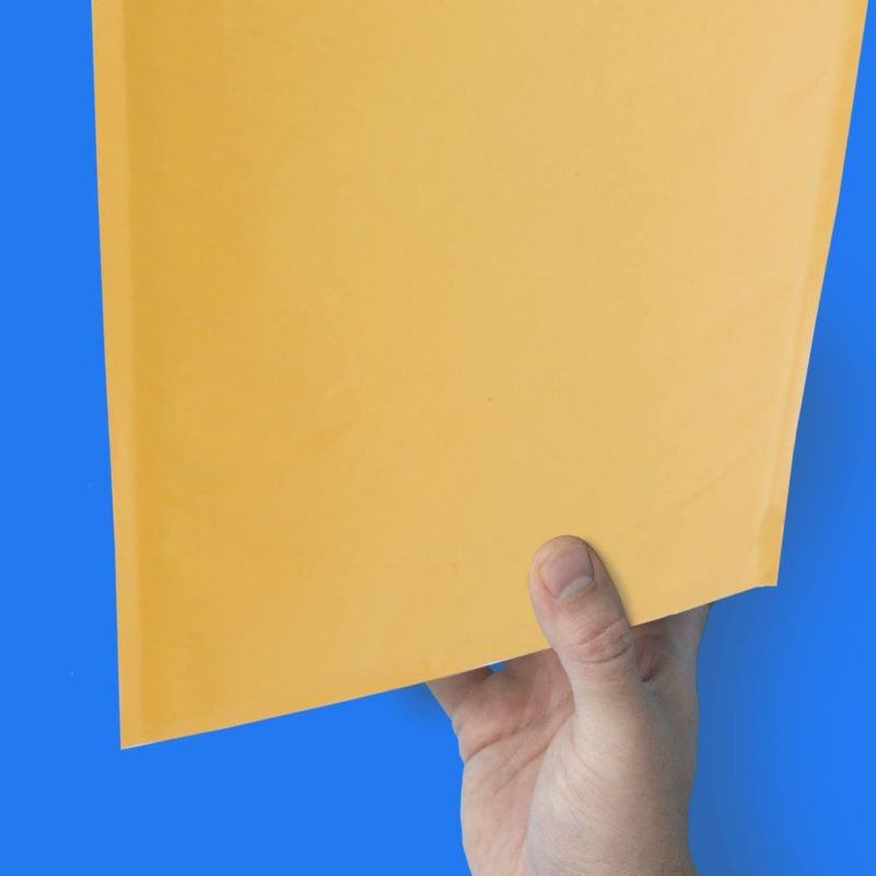 Sobres acolchados Kraft The Boxery 32 × 48 cm – Pack de 50 con autocierre