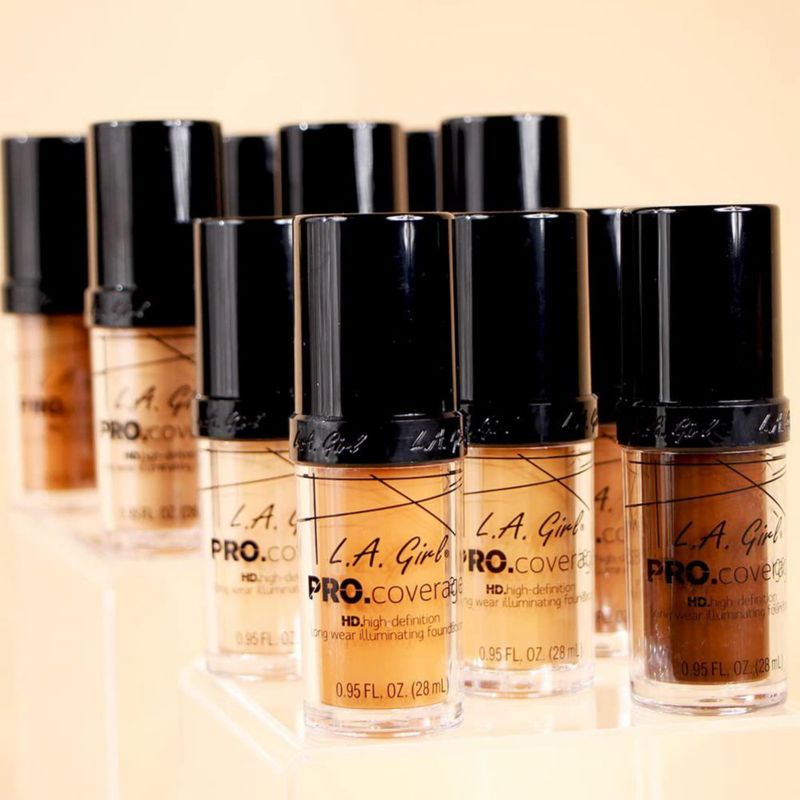 Base líquida L.A. Girl Pro Coverage de chocolate negro 30 ml