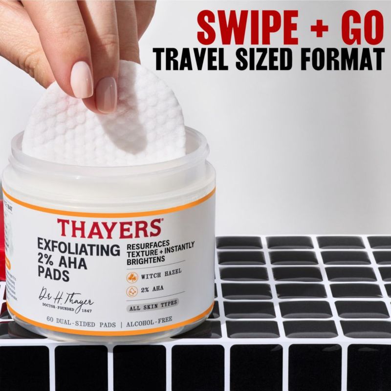 Pads tónico exfoliantes THAYERS con 2% AHA y hamamelis 60 unidades