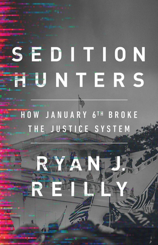 Libro PublicAffairs Sedition Hunters