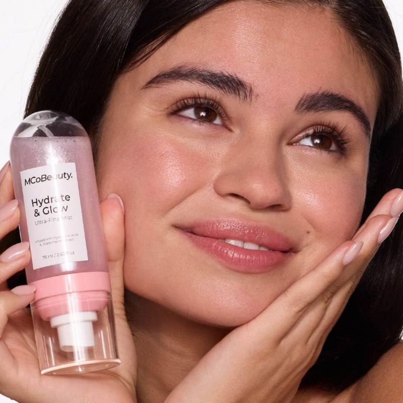Bruma Facial MCoBeauty Hidratación y Brillo 90 ml con Destellos
