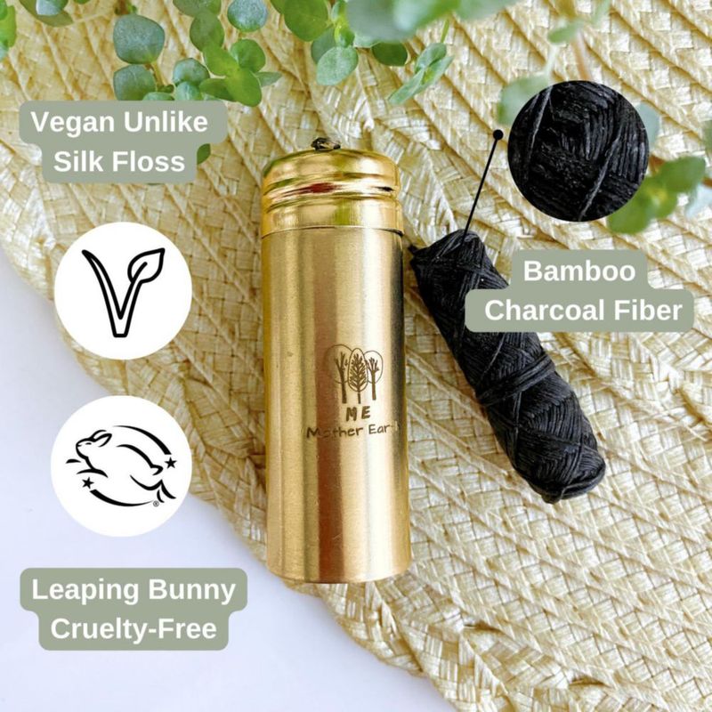 Hilo dental vegano ME Mother Earth de bambú con carbón 60 m aroma a menta