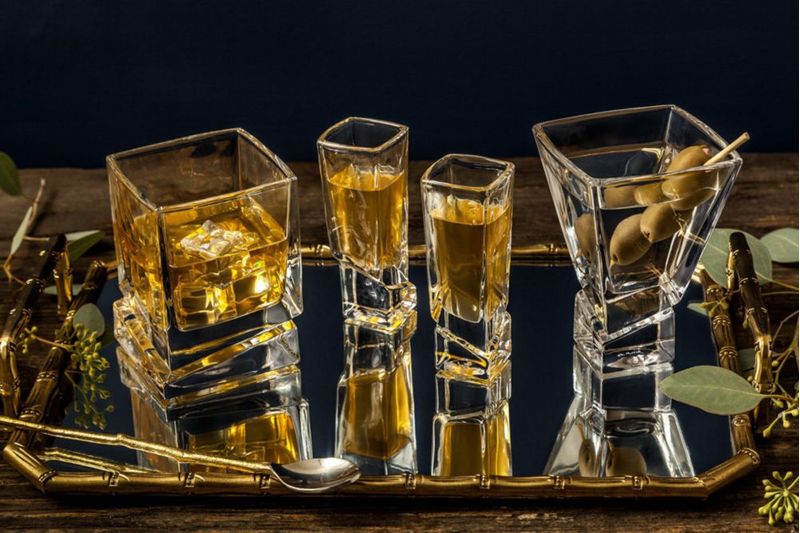Juego de 2 vasos de cóctel JoyJolt 237 ml