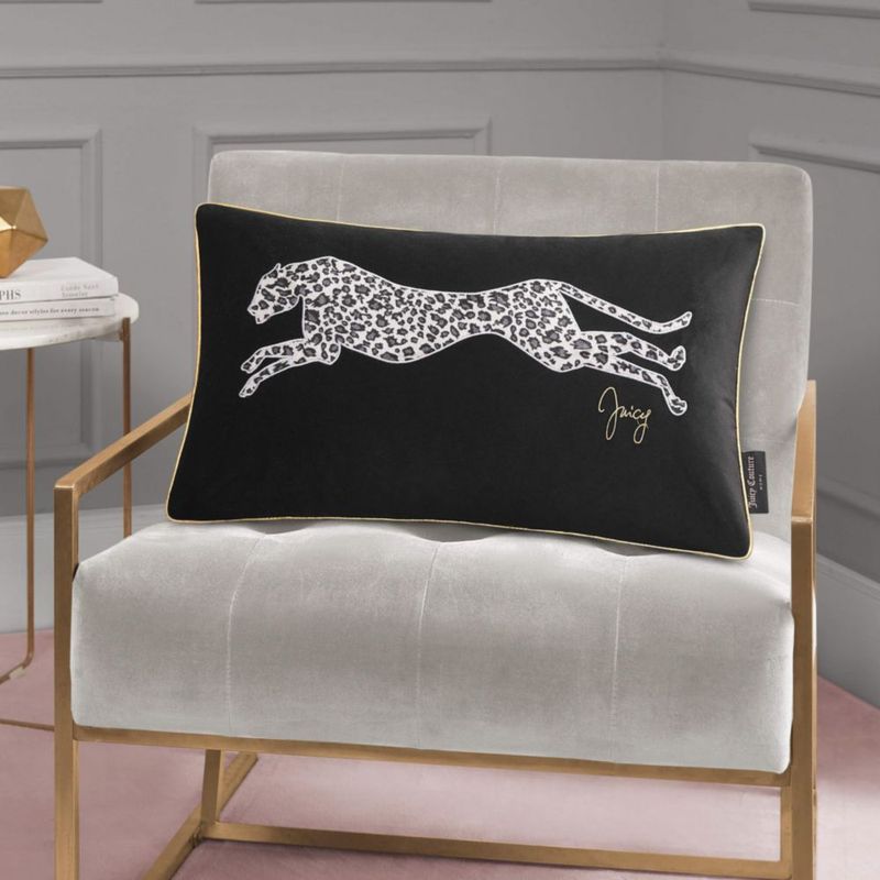 Cojín Juicy Couture 36 x 61 cm Chita en Terciopelo Negro