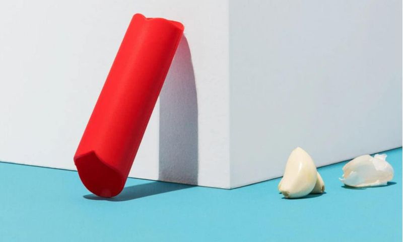 Pelador de Ajos Zyliss de Silicona con Tubo Rodante – Rojo