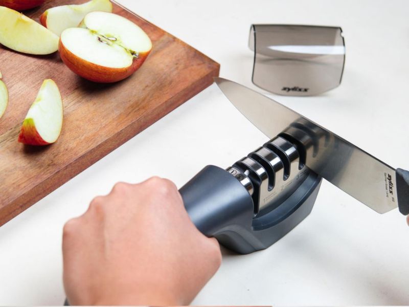 Afilador de cuchillos Zyliss de mano – 4 ranuras para tijeras cuchillos dentados cuchillas lisas y pulido