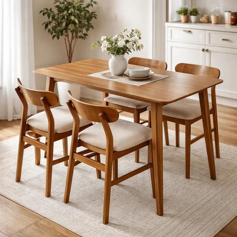 Comedor moderno rectangular de madera con 4 sillas color beige