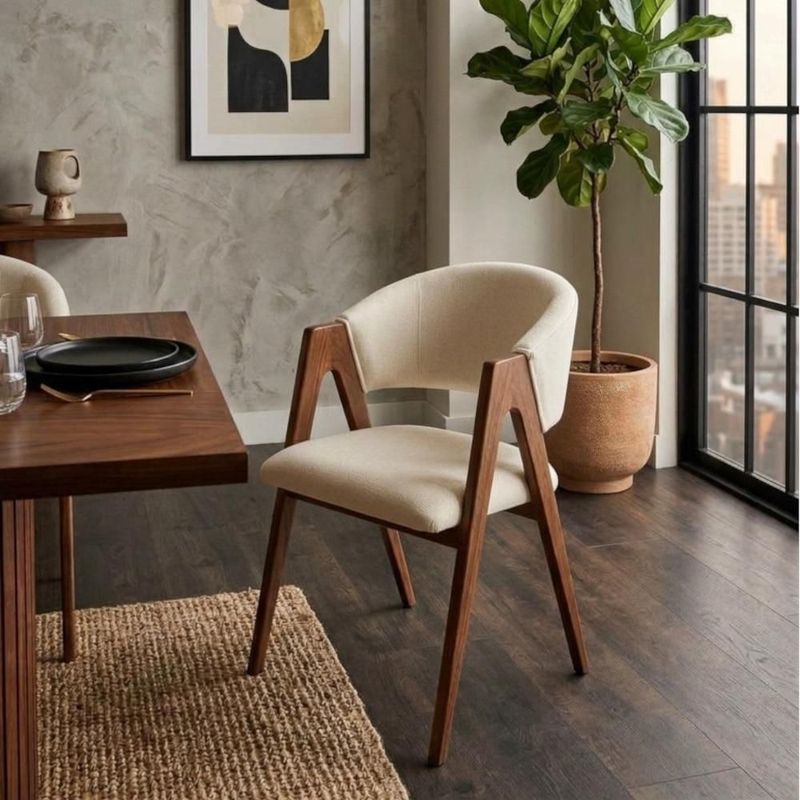Comedor moderno rectangular de madera con 6 sillas color beige