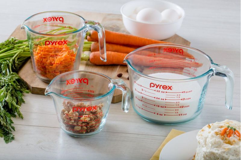 Vaso medidor Pyrex Prepware de 1 cuarto de galón con marcas rojas transparentes