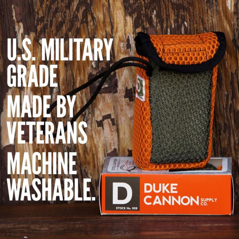 Estuche de jabón Duke Cannon Tactical Scrubber de uso militar de EE. UU.
