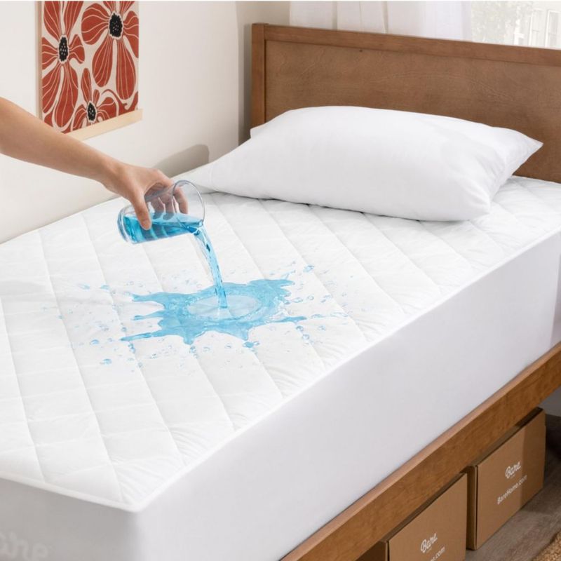 Protector de colchón impermeable acolchado Bare Home Twin XL