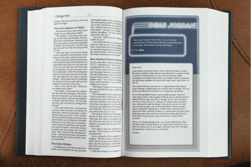 Biblia de Estudio NVI para Adolescentes HarperCollins Tapa Dura Azul Marino