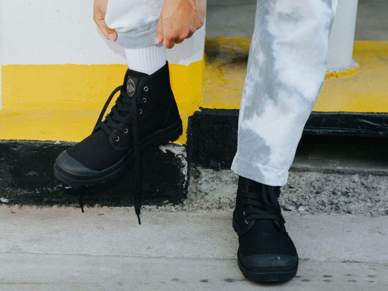 Bota Palladium Pampa Hi vegana de lona negra 28 cm