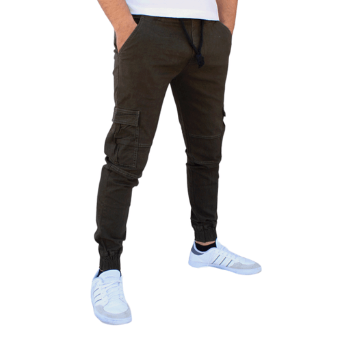 Jogger cargo de gabardina stretch color chocolate